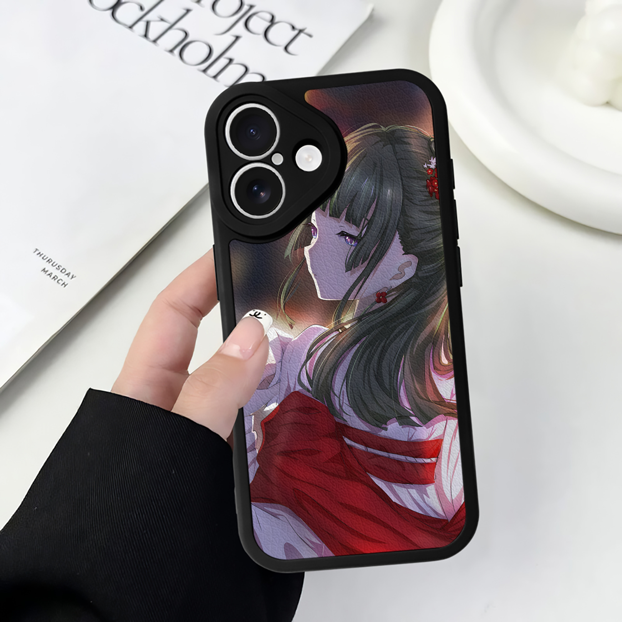 （画像用） 薬屋のひとりごと The Apothecary Diaries 【iPhone 16シリーズ対応】シリコンスマホケース（レザー調） 材質：シリコン